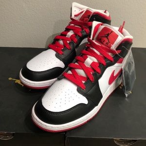 New Jordan mid very berry white  6Y